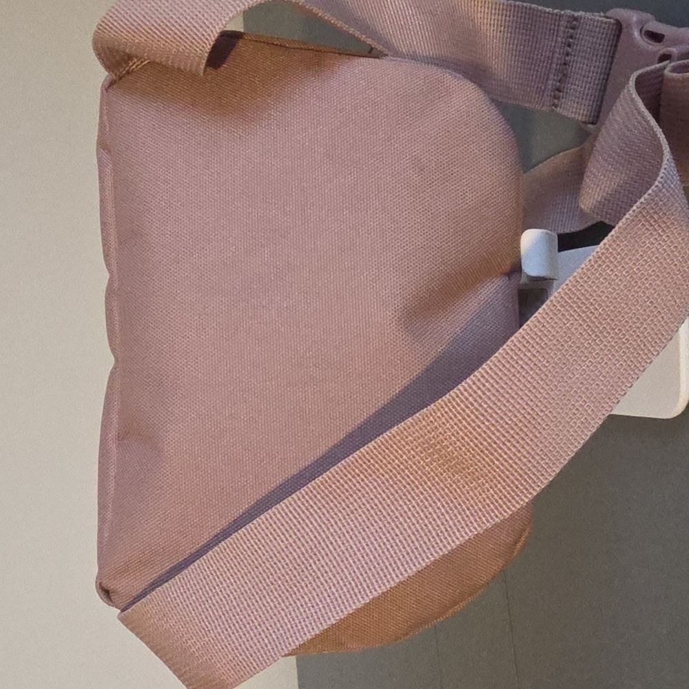 HERSCHEL SUPPLY CO NWOT Mauve Belt Bag - Picture 8 of 12